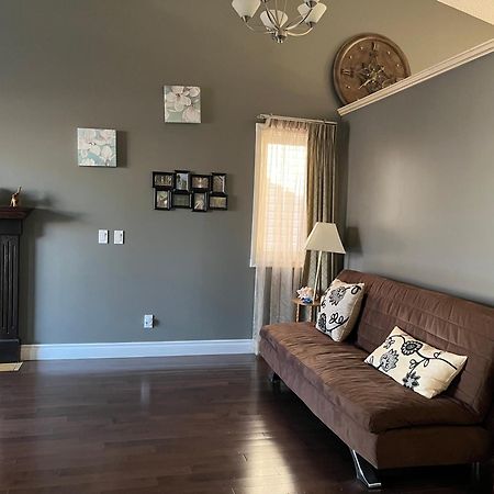 Citadel Cozy Quilt Private Bedroom YYC Exterior foto